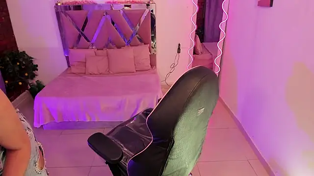 ZAYRA TAY online show from 02/28/26, 11:32