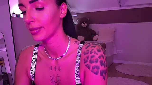 Snapshot of hayleybabe4 chatting on 02/16/26, 10:07 hayleybabe4 online show from 02/16/26, 10:07