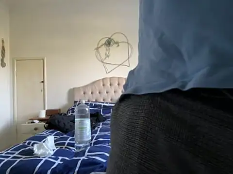 malcolm2334 online show from 04/16/26, 05:03