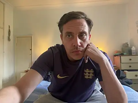 malcolm2334 online show from 05/17/26, 01:22