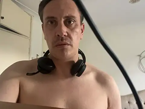 malcolm2334 online show from 05/05/26, 06:11