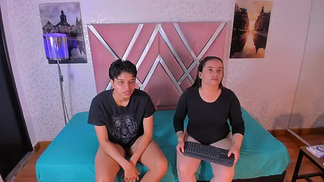 Snapshot of natasha_and_zoe chatting on 02/26/26, 11:43 natasha and zoe online show from 02/26/26, 11:43