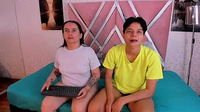 Snapshot of natasha_and_zoe chatting on 03/01/26, 11:21 natasha and zoe online show from 03/01/26, 11:21