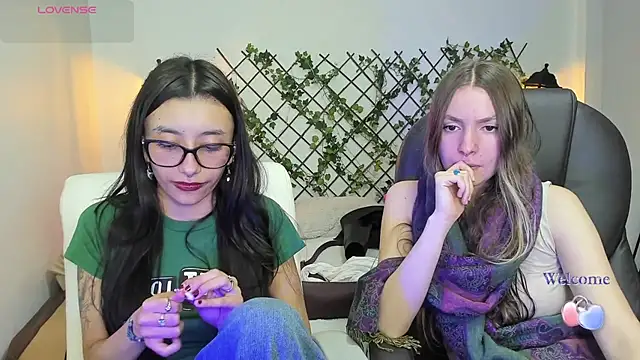 Snapshot of nana__rousse chatting on 02/05/26, 12:50 nana rousse online show from 02/05/26, 12:50