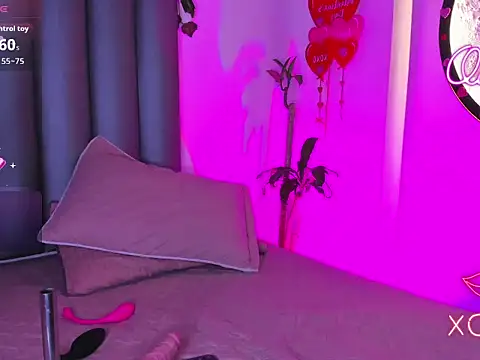 Miaa-Foxx online show from 03/26/26, 08:18