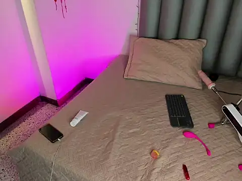 Snapshot of Miaa-Foxx chatting on 02/21/26, 09:17 Miaa-Foxx online show from 02/21/26, 09:17