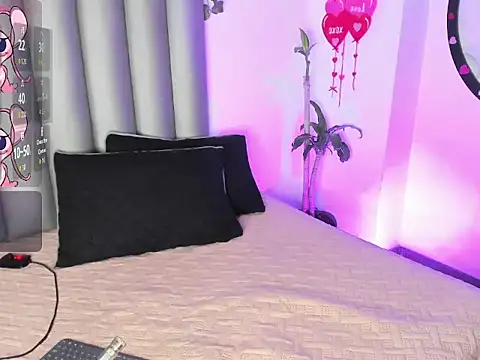 Miaa-Foxx online show from 03/16/26, 08:22