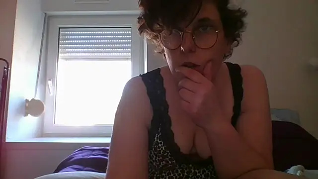 OIseauNoir88 online show from 03/17/26, 01:58