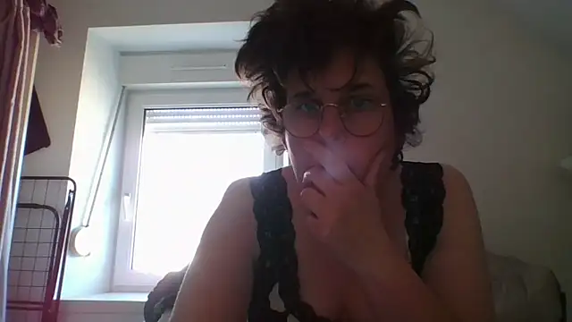 OIseauNoir88 online show from 03/25/26, 03:00