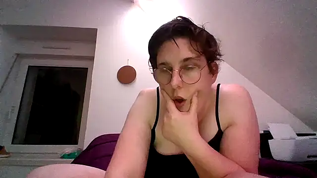 OIseauNoir88 online show from 02/02/26, 08:19