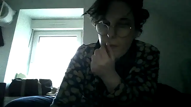 OIseauNoir88 online show from 02/12/26, 04:18