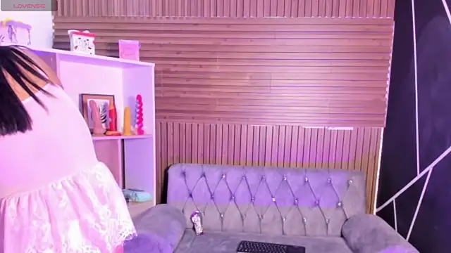 JazminRusso  online show from 02/12/26, 11:48