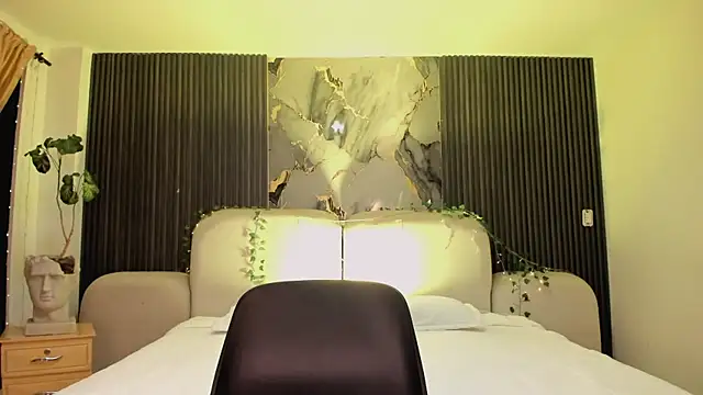 JazminRusso  online show from 07/01/26, 05:41