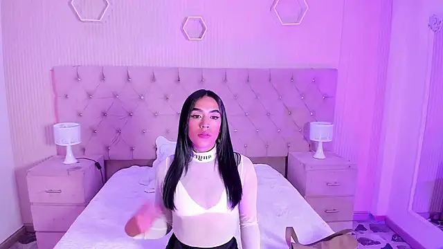 JazminRusso  online show from 02/06/26, 05:25