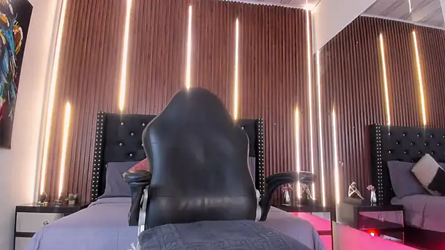 Snapshot of Viannca__ chatting on 04/14/26, 06:40 Viannca online show from 04/14/26, 06:40