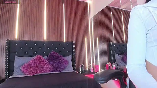 Snapshot of Viannca__ chatting on 03/20/26, 04:57 Viannca online show from 03/20/26, 04:57