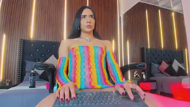 Snapshot of Viannca__ chatting on 04/10/26, 04:19 Viannca online show from 04/10/26, 04:19