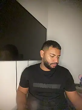 Snapshot of KLEYTON33 chatting on 02/01/26, 05:17 KLEYTON33 online show from 02/01/26, 05:17