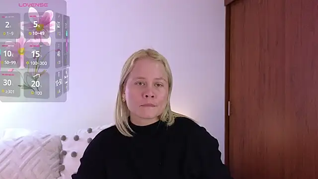 Snapshot of zoee__sweet chatting on 04/13/26, 11:09 zoee sweet online show from 04/13/26, 11:09