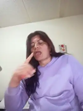 Erica  brooks online show from 05/03/26, 04:50