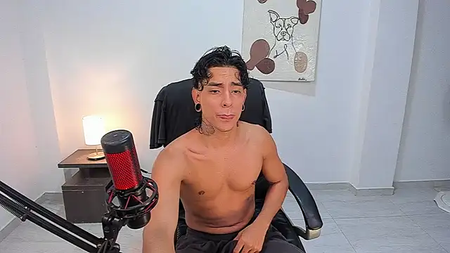 Snapshot of paisa_hotx chatting on 02/08/26, 02:20 paisa hotx online show from 02/08/26, 02:20