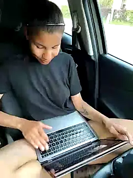 YaraEstelle online show from 04/28/26, 05:28