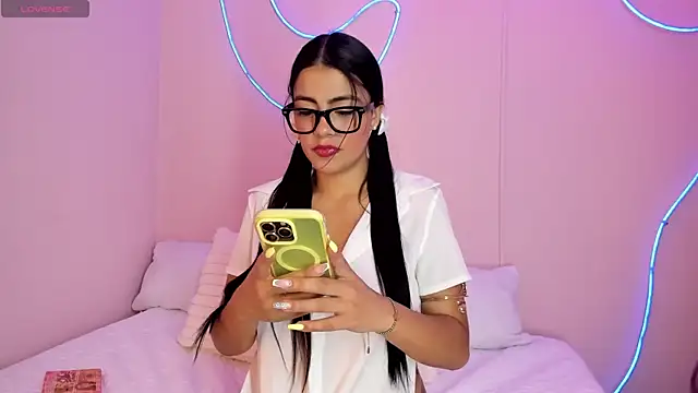 Hilaryportman online show from 03/04/26, 04:31