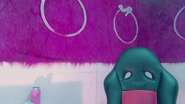 Snapshot of isabella_vogue chatting on 02/16/26, 11:20 isabella vogue online show from 02/16/26, 11:20