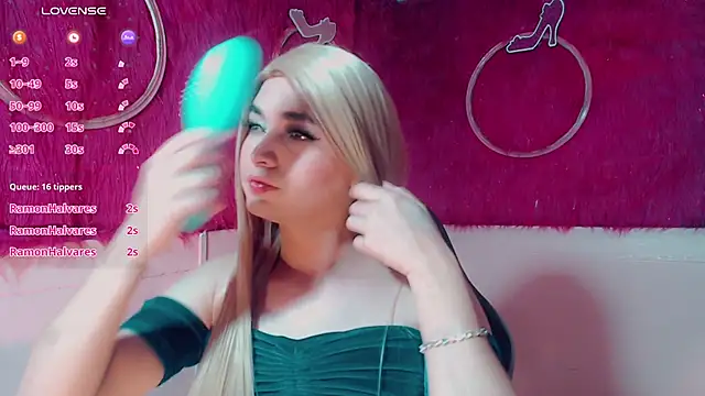 Snapshot of isabella_vogue chatting on 02/20/26, 11:34 isabella vogue online show from 02/20/26, 11:34