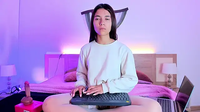 LiaJohnnson  online show from 02/17/26, 04:10