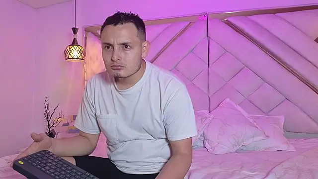 nilaynoa online show from 02/17/26, 12:13