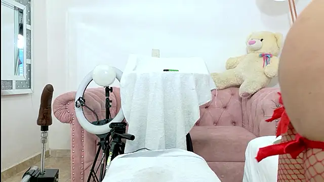 Snapshot of Ashley_Jonness_ chatting on 02/15/26, 07:51 Ashley Jonness online show from 02/15/26, 07:51