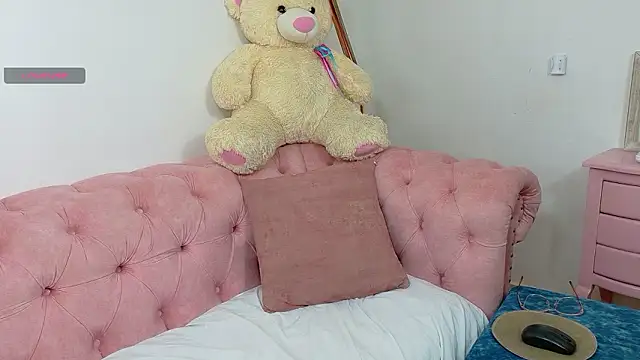 Ashley Jonness  online show from 03/11/26, 03:22