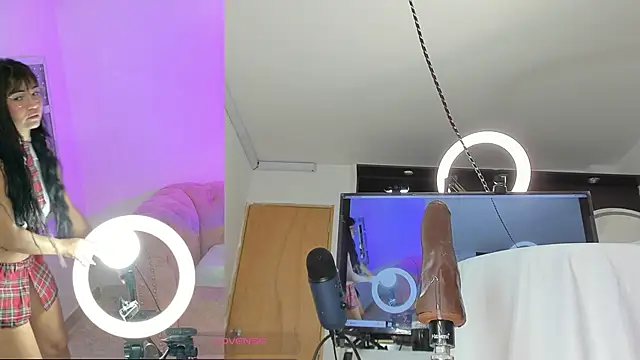 Ashley Jonness  online show from 03/04/26, 03:58