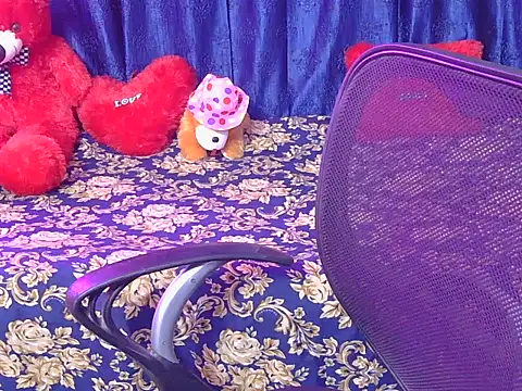 cute-manvii online show from 02/23/26, 05:52