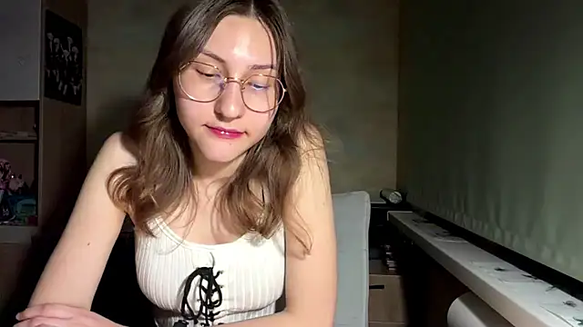 Snapshot of Miaaa_Moon chatting on 05/10/26, 05:59 Miaaa Moon online show from 05/10/26, 05:59