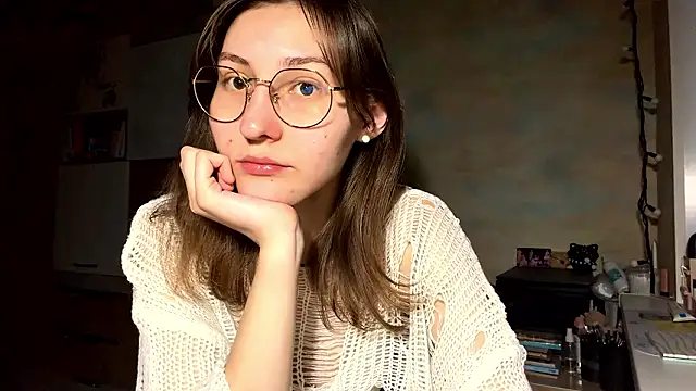 Snapshot of Miaaa_Moon chatting on 02/07/26, 04:37 Miaaa Moon online show from 02/07/26, 04:37