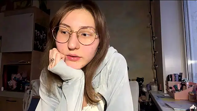 Snapshot of Miaaa_Moon chatting on 02/04/26, 01:50 Miaaa Moon online show from 02/04/26, 01:50