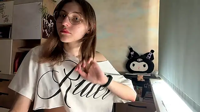 Snapshot of Miaaa_Moon chatting on 03/31/26, 01:46 Miaaa Moon online show from 03/31/26, 01:46