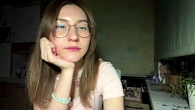 Snapshot of Miaaa_Moon chatting on 04/23/26, 06:20 Miaaa Moon online show from 04/23/26, 06:20