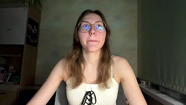Snapshot of Miaaa_Moon chatting on 07/07/26, 07:06 Miaaa Moon online show from 07/07/26, 07:06