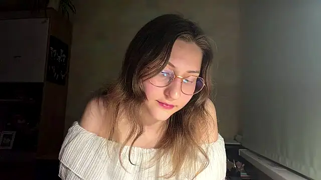 Snapshot of Miaaa_Moon chatting on 05/31/26, 07:47 Miaaa Moon online show from 05/31/26, 07:47
