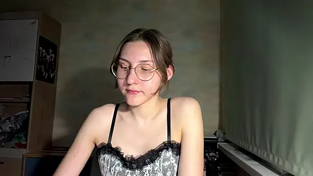 Snapshot of Miaaa_Moon chatting on 06/16/26, 07:36 Miaaa Moon online show from 06/16/26, 07:36