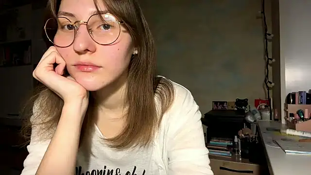 Snapshot of Miaaa_Moon chatting on 02/10/26, 04:28 Miaaa Moon online show from 02/10/26, 04:28