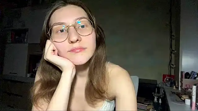 Snapshot of Miaaa_Moon chatting on 03/26/26, 04:27 Miaaa Moon online show from 03/26/26, 04:27