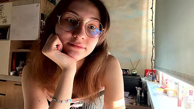 Snapshot of Miaaa_Moon chatting on 03/23/26, 01:22 Miaaa Moon online show from 03/23/26, 01:22