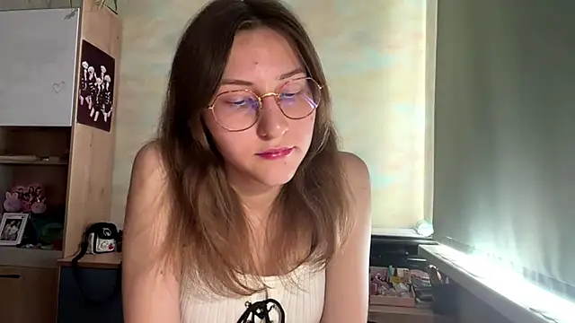 Snapshot of Miaaa_Moon chatting on 05/18/26, 02:22 Miaaa Moon online show from 05/18/26, 02:22