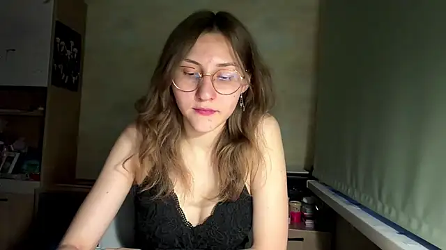 Snapshot of Miaaa_Moon chatting on 06/25/26, 05:51 Miaaa Moon online show from 06/25/26, 05:51
