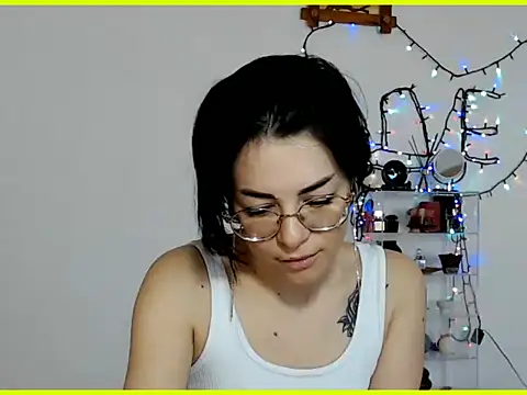 Snapshot of emacandy chatting on 02/25/26, 10:15 emacandy online show from 02/25/26, 10:15