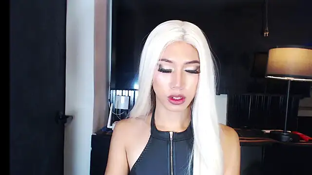 Snapshot of QueenAlisonfoxx chatting on 06/10/26, 01:51 QueenAlisonfoxx online show from 06/10/26, 01:51